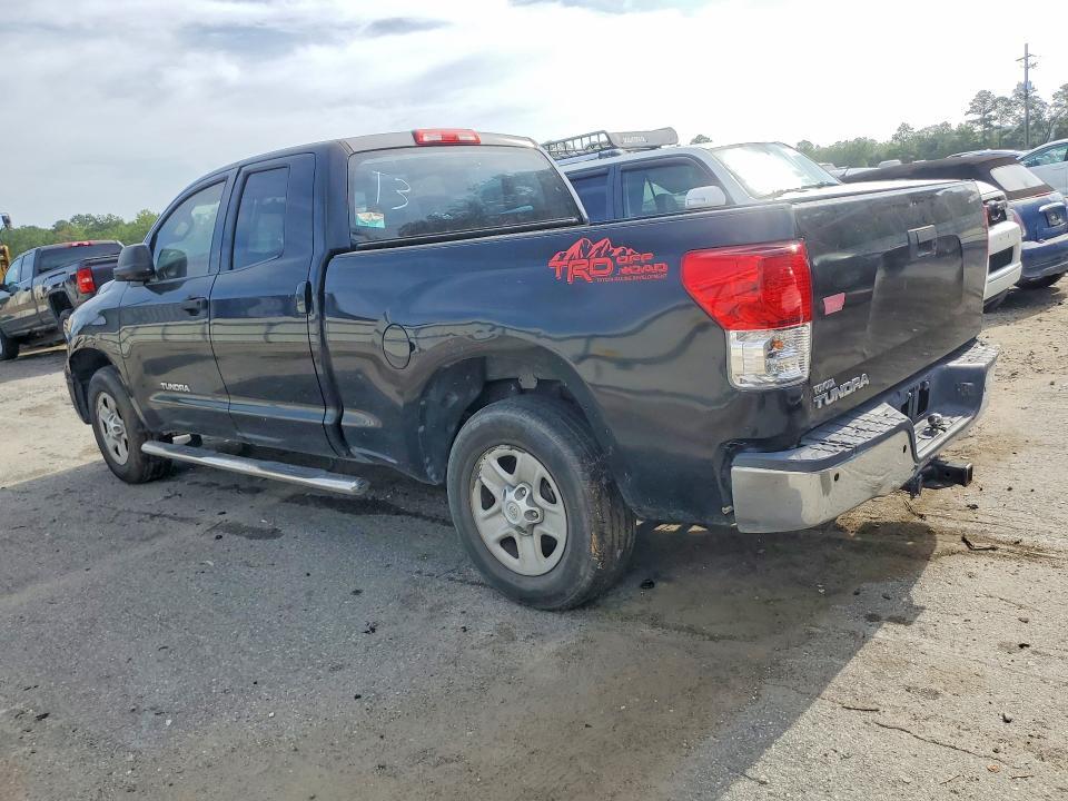 2011 TOYOTA TUNDRA DOUBLE CAB SR5 — Фото 2 из 12