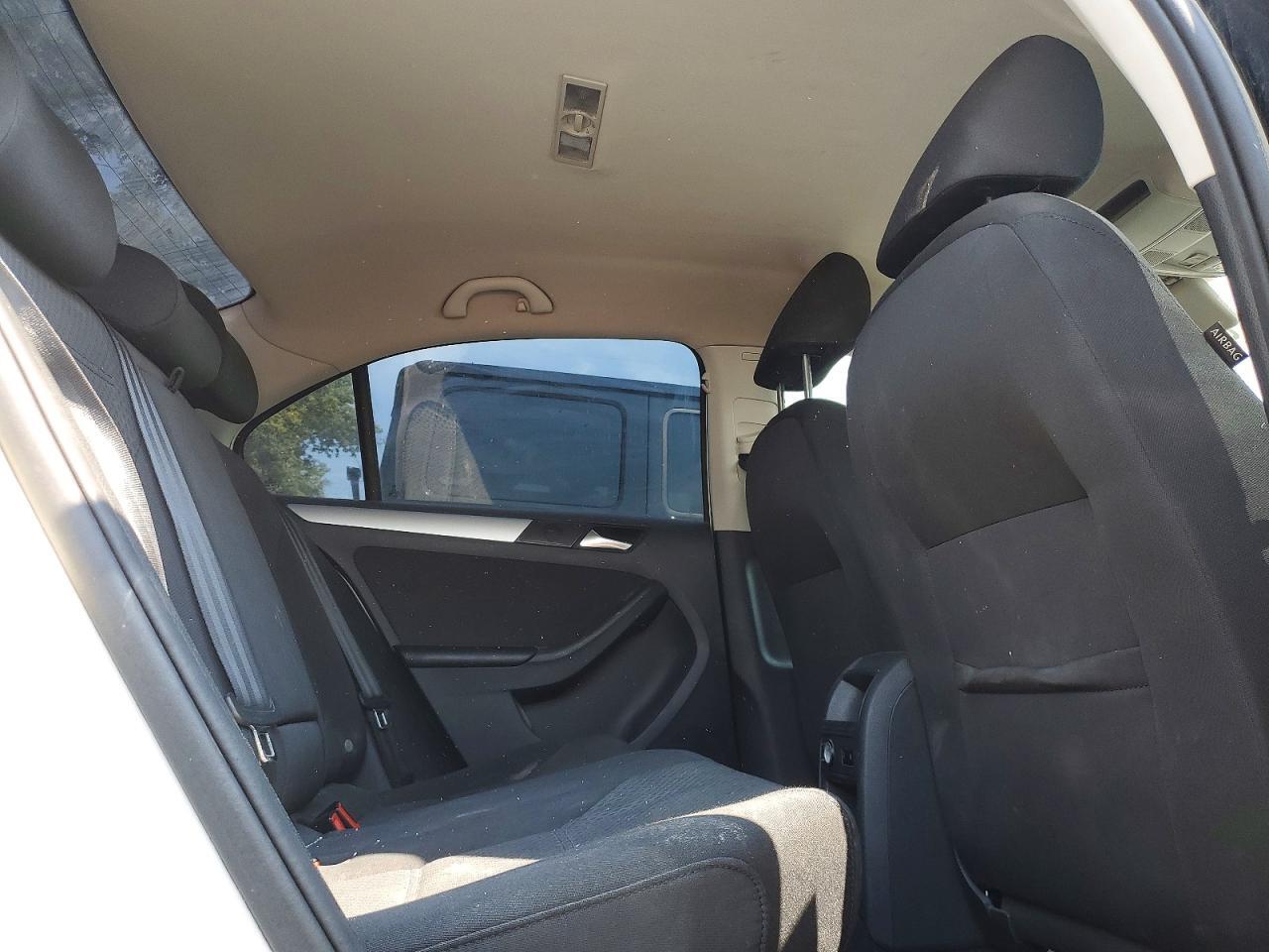 3VWDK7AJXDM364602 2013 VOLKSWAGEN JETTA photo no. 10