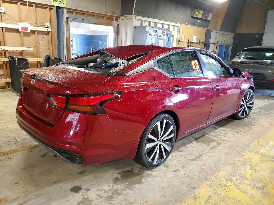 2020 NISSAN ALTIMA 2.5 SR — Фото 3 из 12