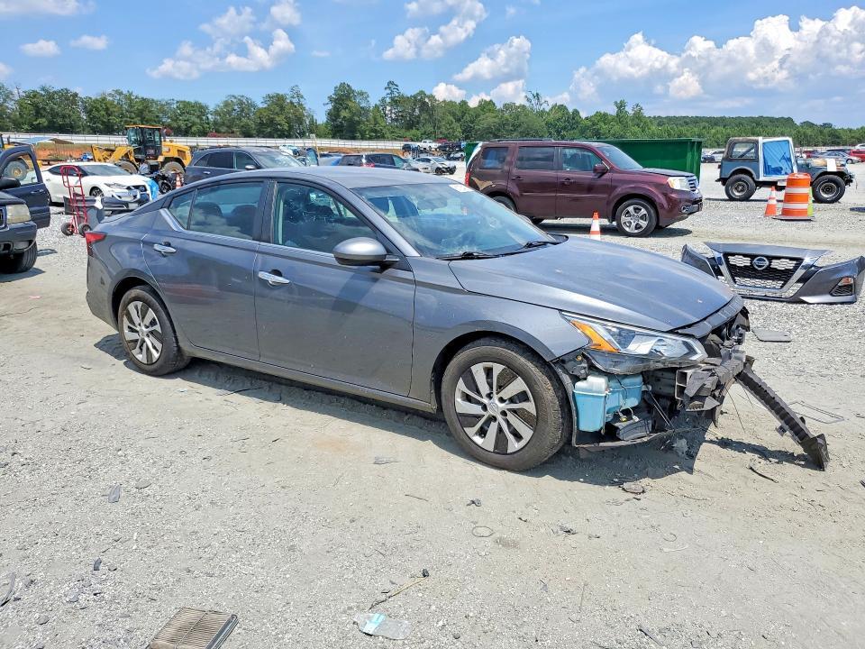 2020 NISSAN ALTIMA S — Фото 4 из 13