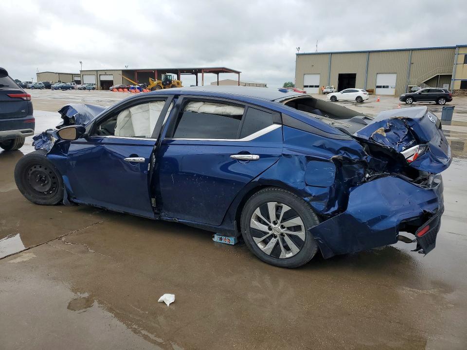 2020 NISSAN ALTIMA S — Фото 2 из 12
