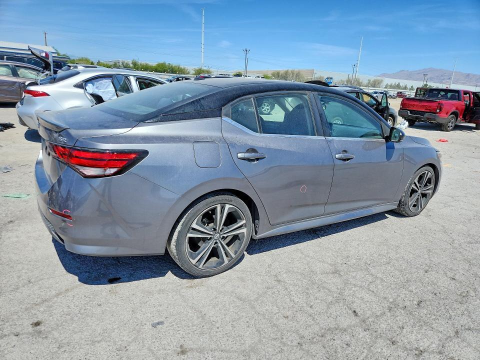 2020 NISSAN SENTRA SR — Фото 3 из 13