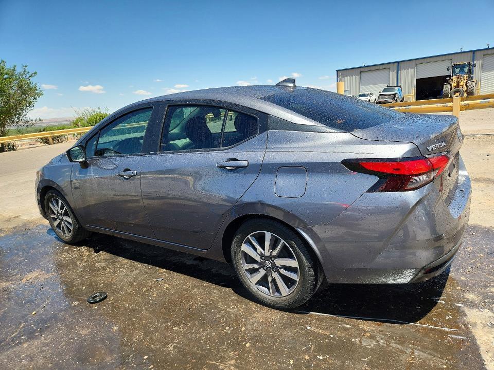 2020 NISSAN VERSA SV — Фото 2 из 12