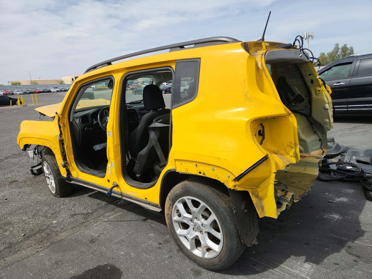 2018 JEEP RENEGADE LATITUDE — Фото 2 из 13