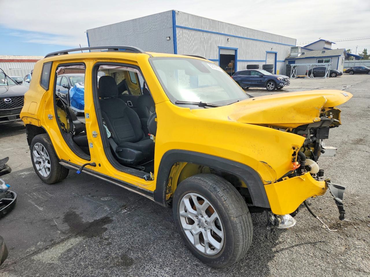 2018 JEEP RENEGADE LATITUDE — Фото 4 из 13