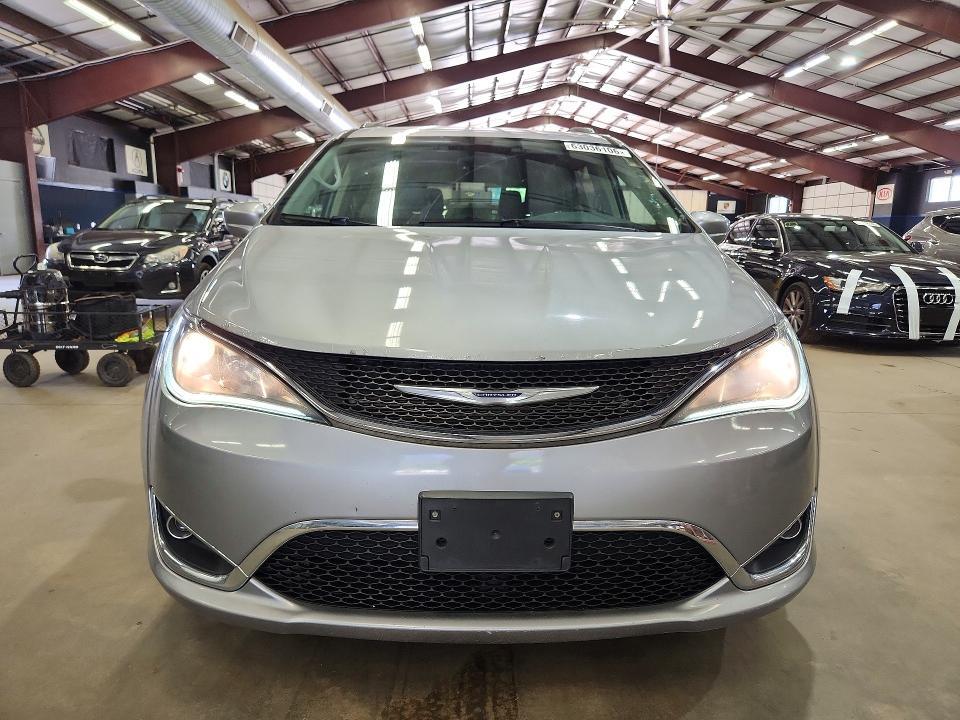 2019 CHRYSLER PACIFICA TOURING L — Фото 5 из 13