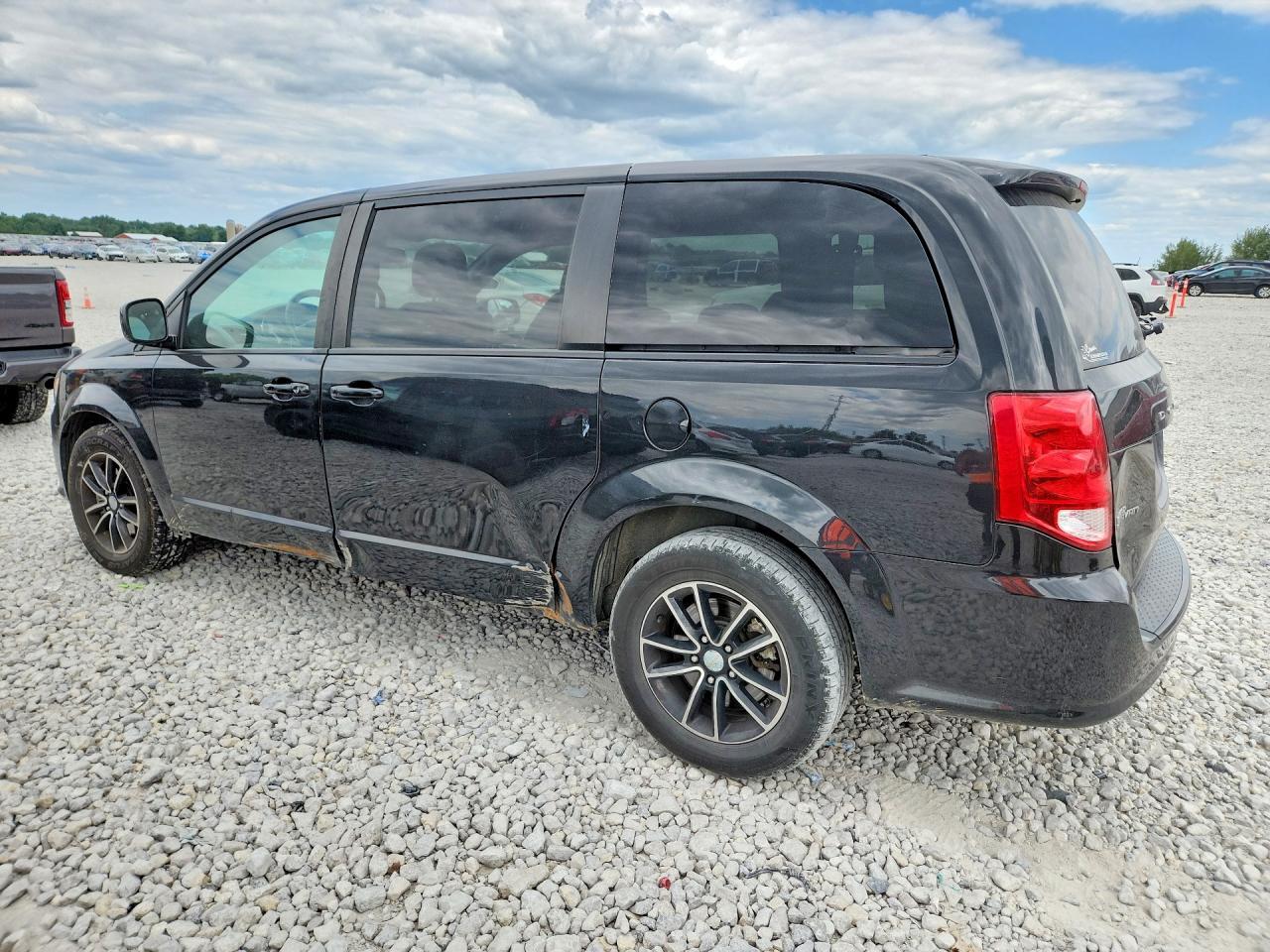 2018 DODGE GRAND CARAVAN SE — Фото 2 из 13