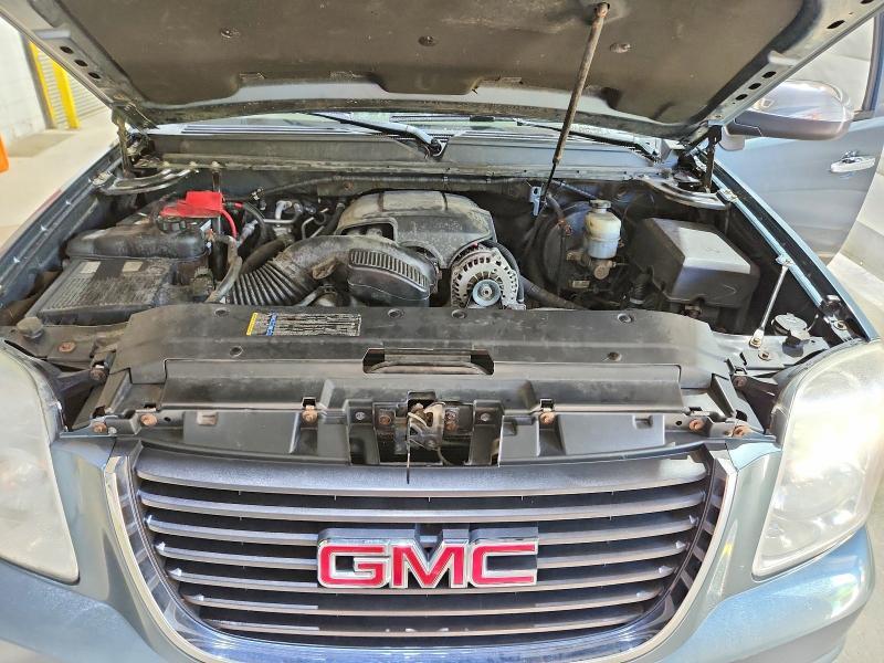 2010 GMC YUKON XL K1500 SLT — Фото 12 из 13