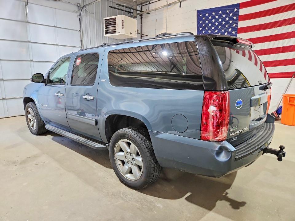 2010 GMC YUKON XL K1500 SLT — Фото 2 из 13