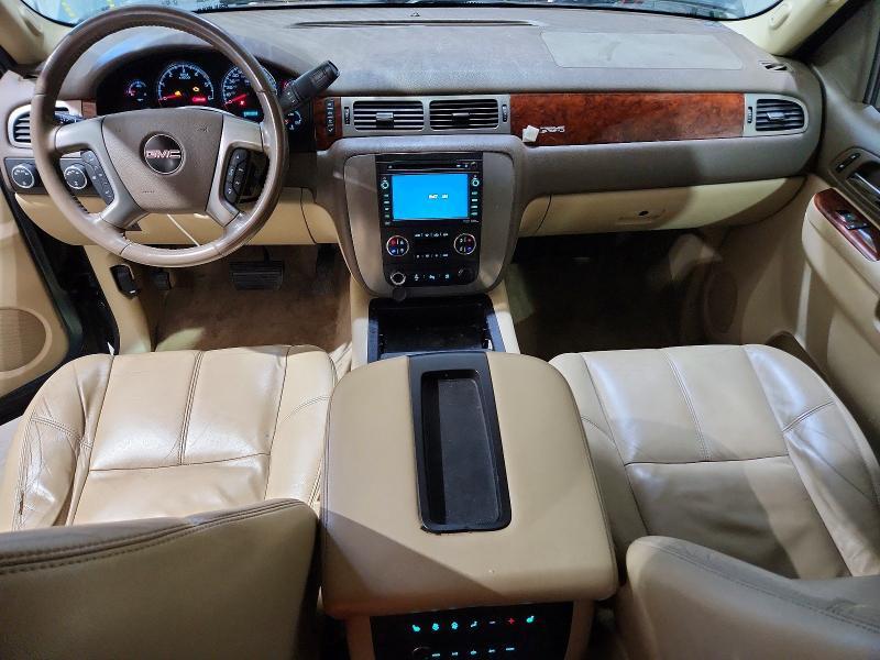 2010 GMC YUKON XL K1500 SLT — Фото 8 из 13