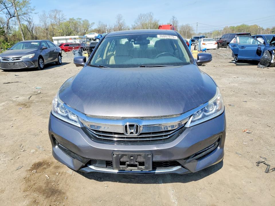 2017 HONDA ACCORD HYBRID EXL — Фото 5 из 12