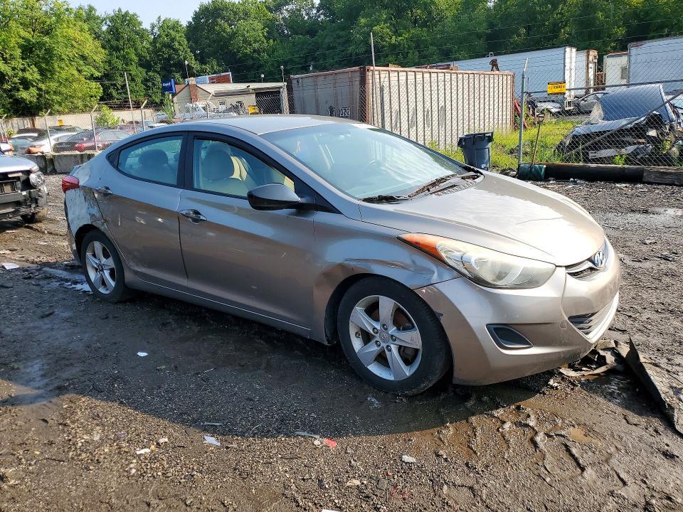 2013 HYUNDAI ELANTRA GLS — Фото 4 из 12