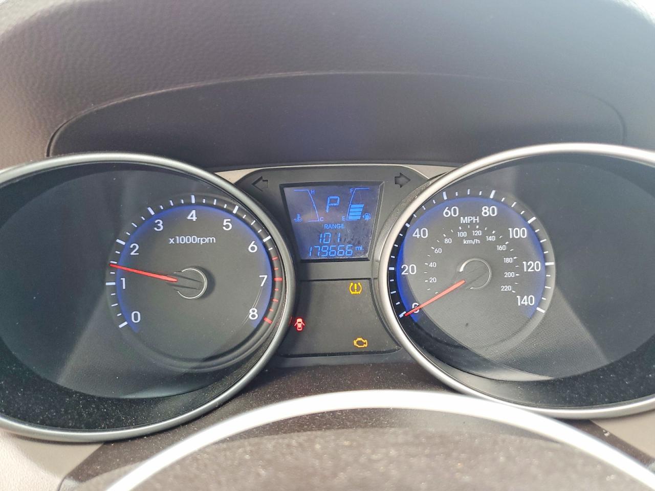 2010 HYUNDAI TUCSON GLS — Фото 9 из 13