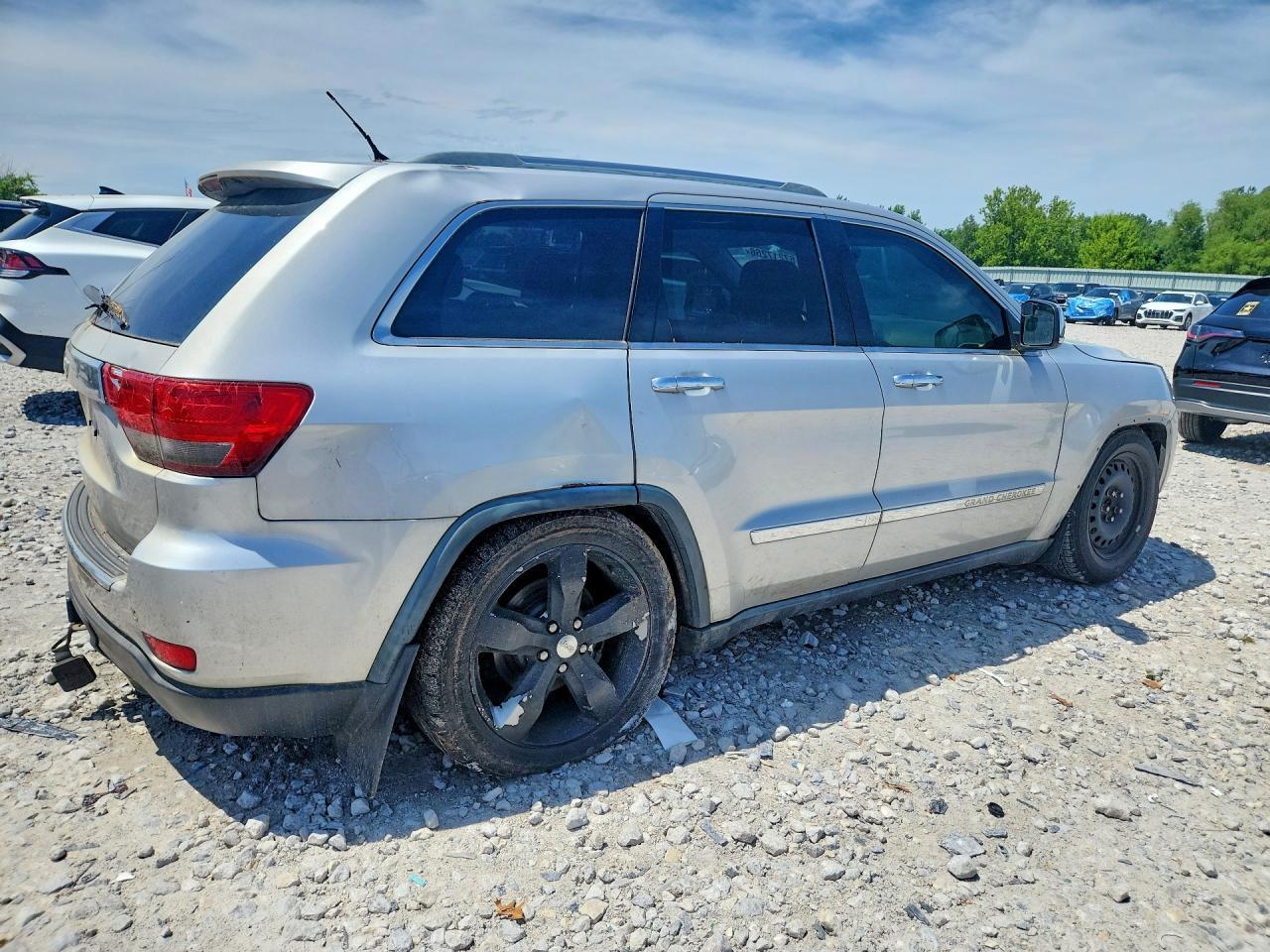 1C4RJFCG8CC114881 2012 JEEP GRAND CHEROKEE photo no. 3