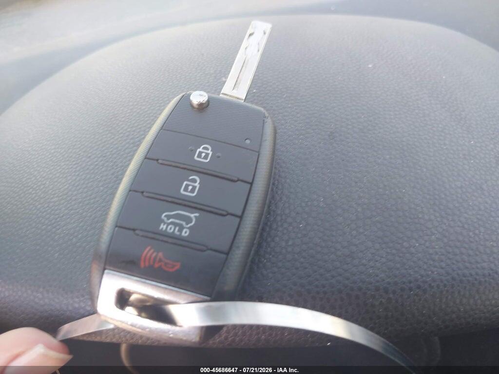 KNDJP3A52J7551342 2018 KIA SOUL photo no. 11