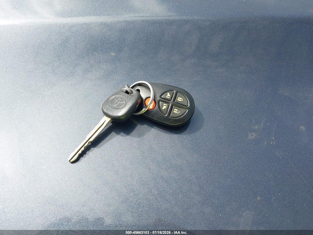 5TDKK3DC4BS085093 2011 TOYOTA SIENNA photo no. 11