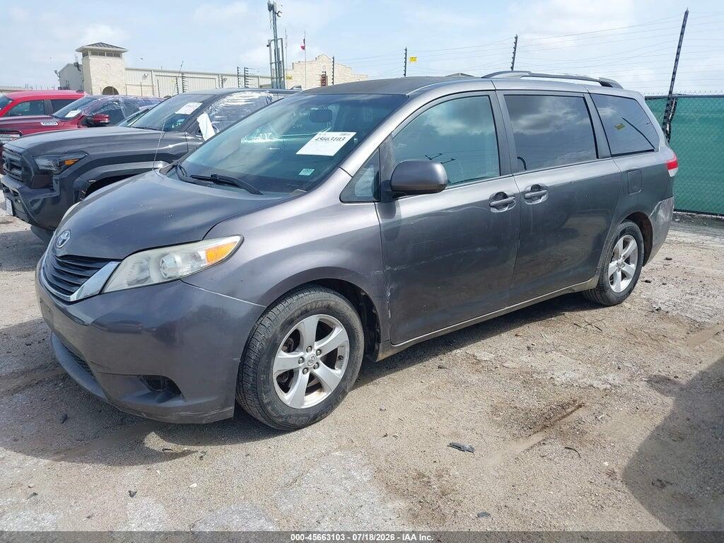 5TDKK3DC4BS085093 2011 TOYOTA SIENNA photo no. 2