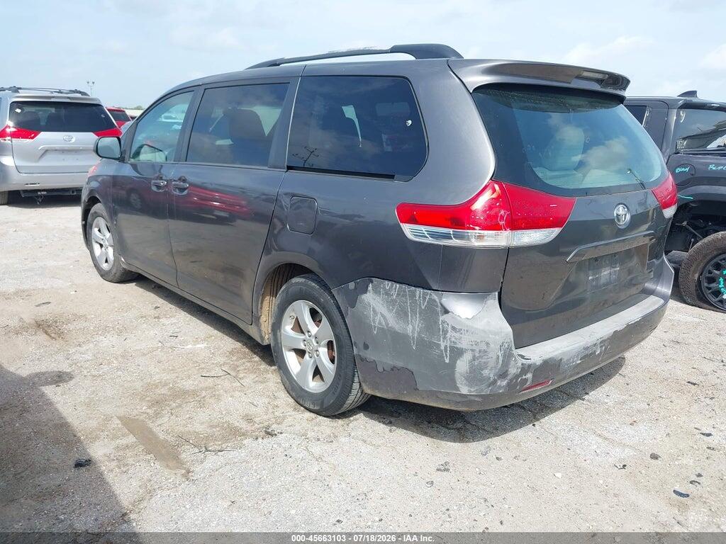 5TDKK3DC4BS085093 2011 TOYOTA SIENNA photo no. 3