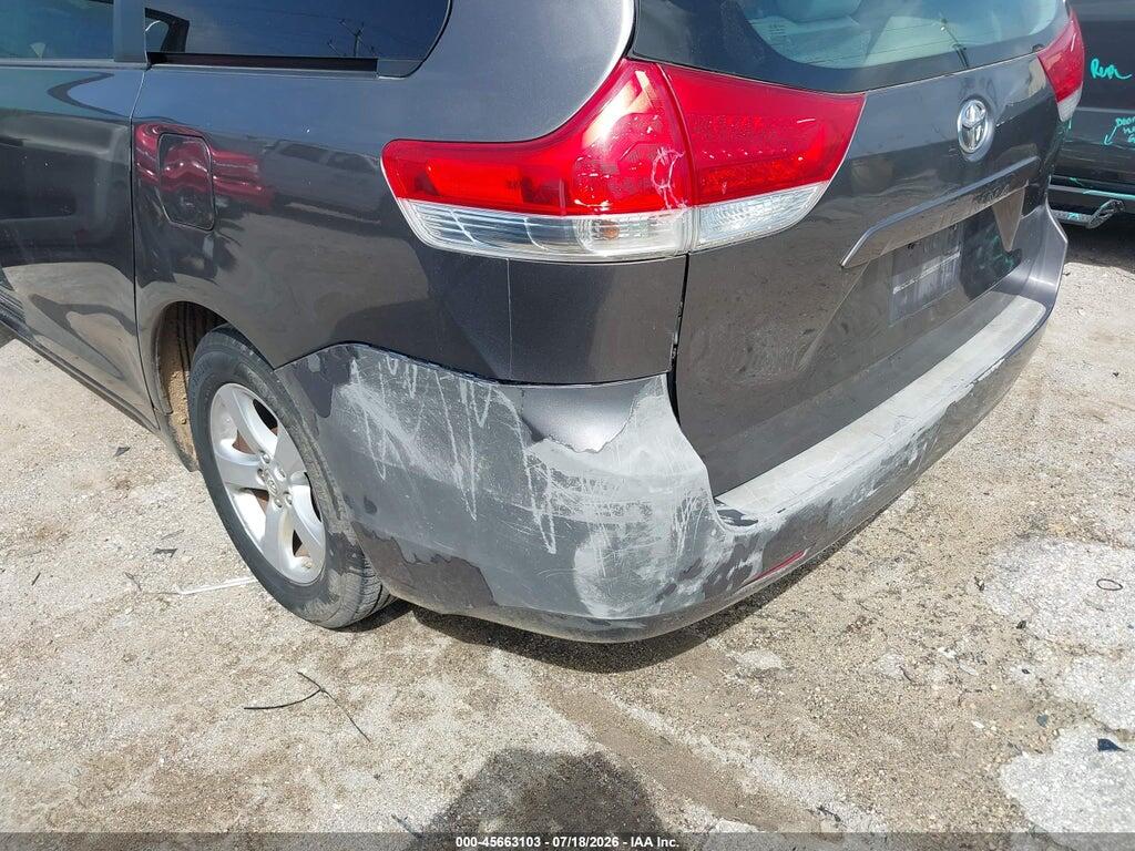 5TDKK3DC4BS085093 2011 TOYOTA SIENNA photo no. 6