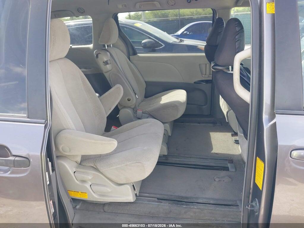 5TDKK3DC4BS085093 2011 TOYOTA SIENNA photo no. 8