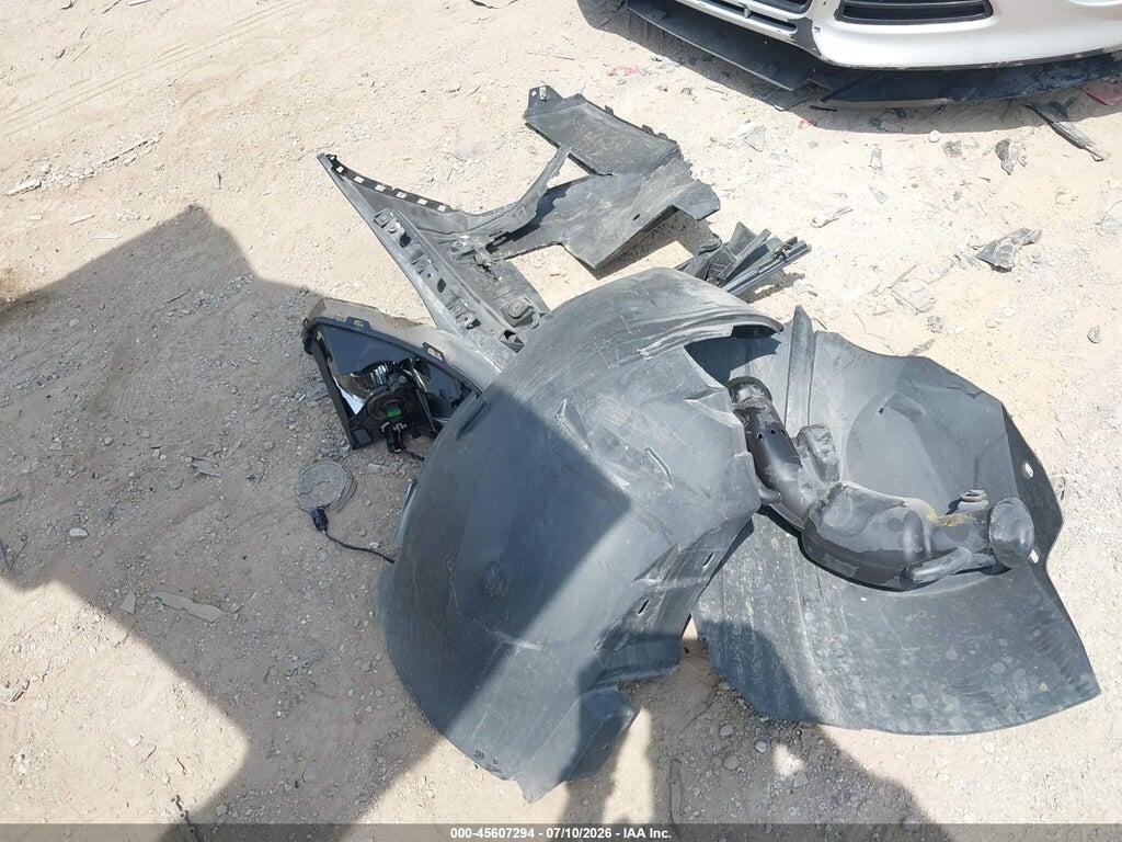 2V4RW3D12AR424111 2010 VOLKSWAGEN ROUTAN photo no. 12