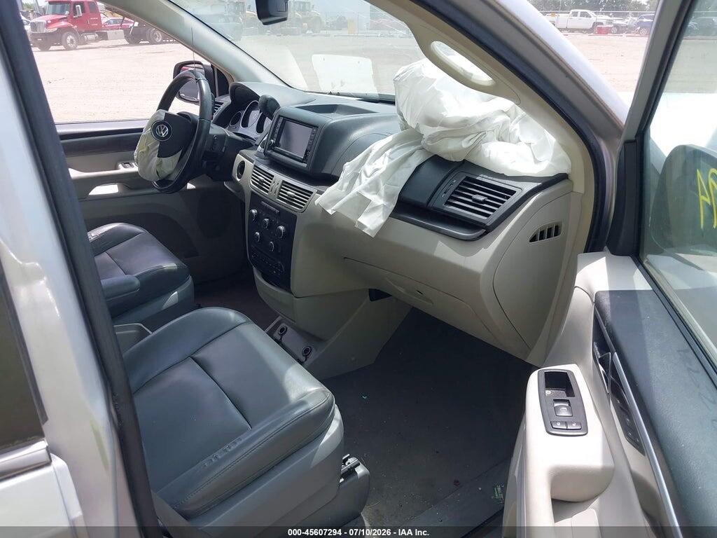 2V4RW3D12AR424111 2010 VOLKSWAGEN ROUTAN photo no. 5