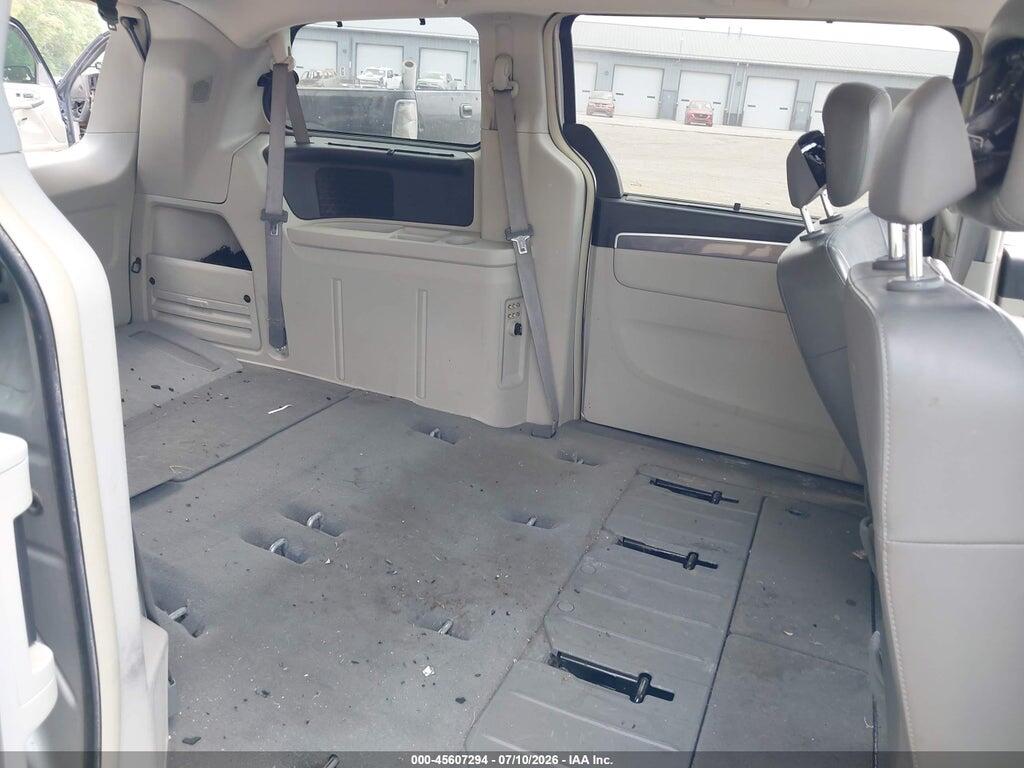 2V4RW3D12AR424111 2010 VOLKSWAGEN ROUTAN photo no. 8