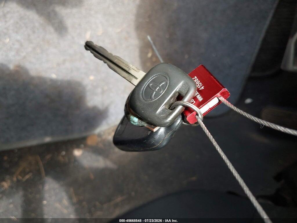 2T1BR32E24C260551 2004 TOYOTA COROLLA photo no. 11