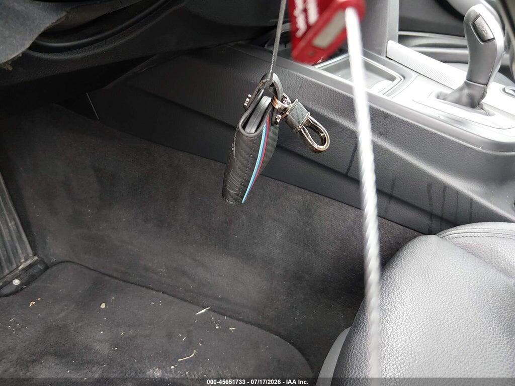 WBA3A9C59DF477144 2013 BMW 335I photo no. 11