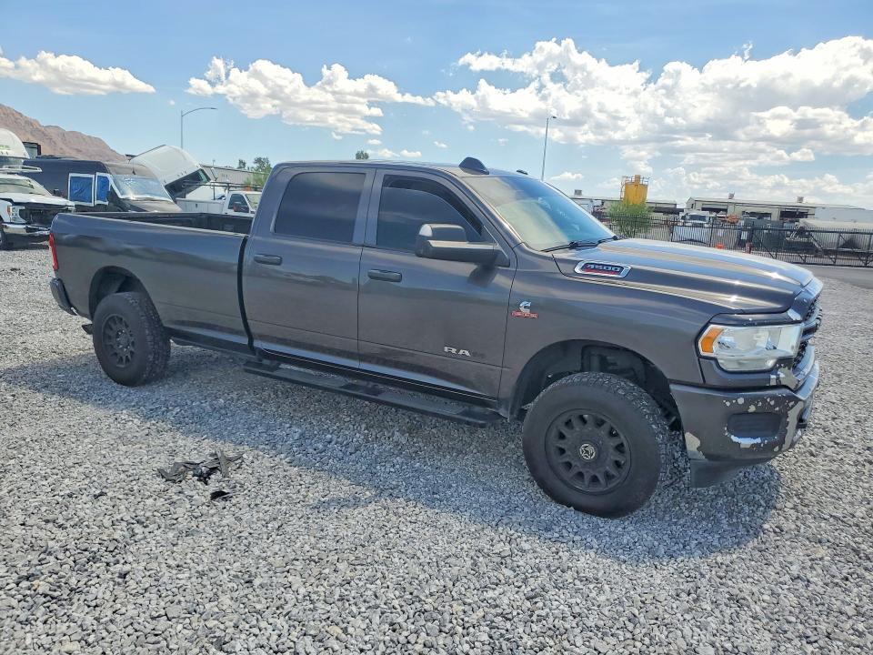 2020 RAM 3500 TRADESMAN — Фото 4 из 13