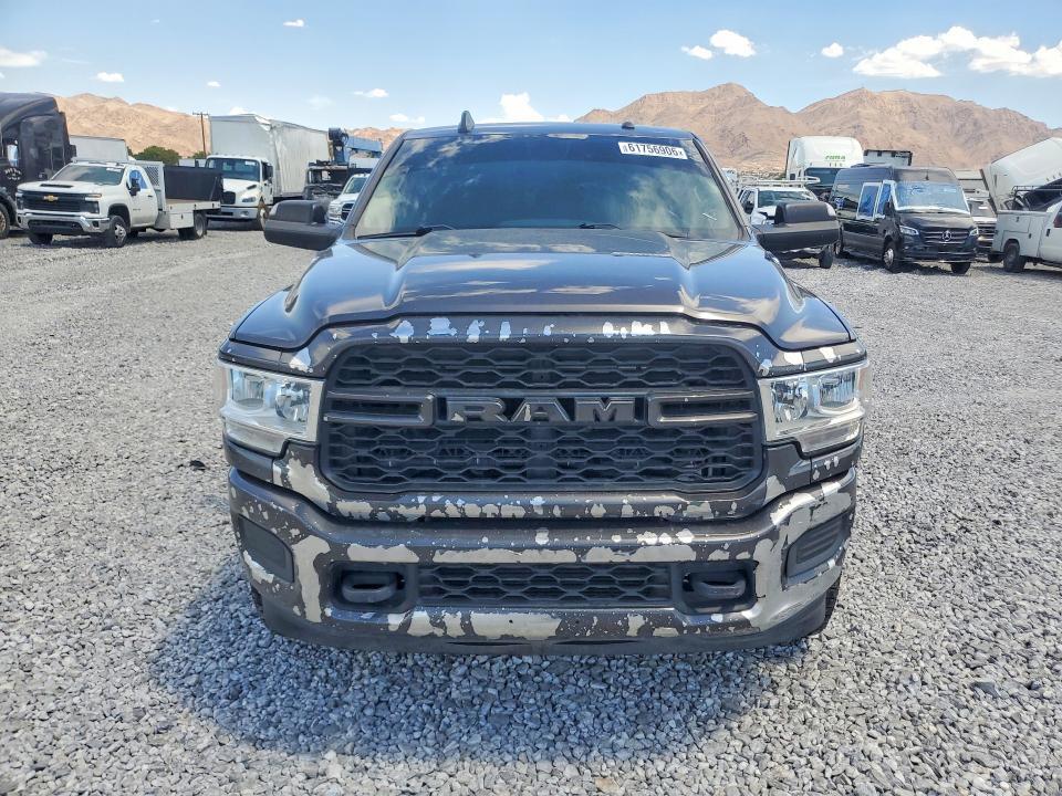 2020 RAM 3500 TRADESMAN — Фото 5 из 13