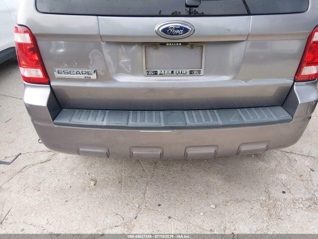 1FMCU03168KD67230 2008 FORD ESCAPE photo no. 6