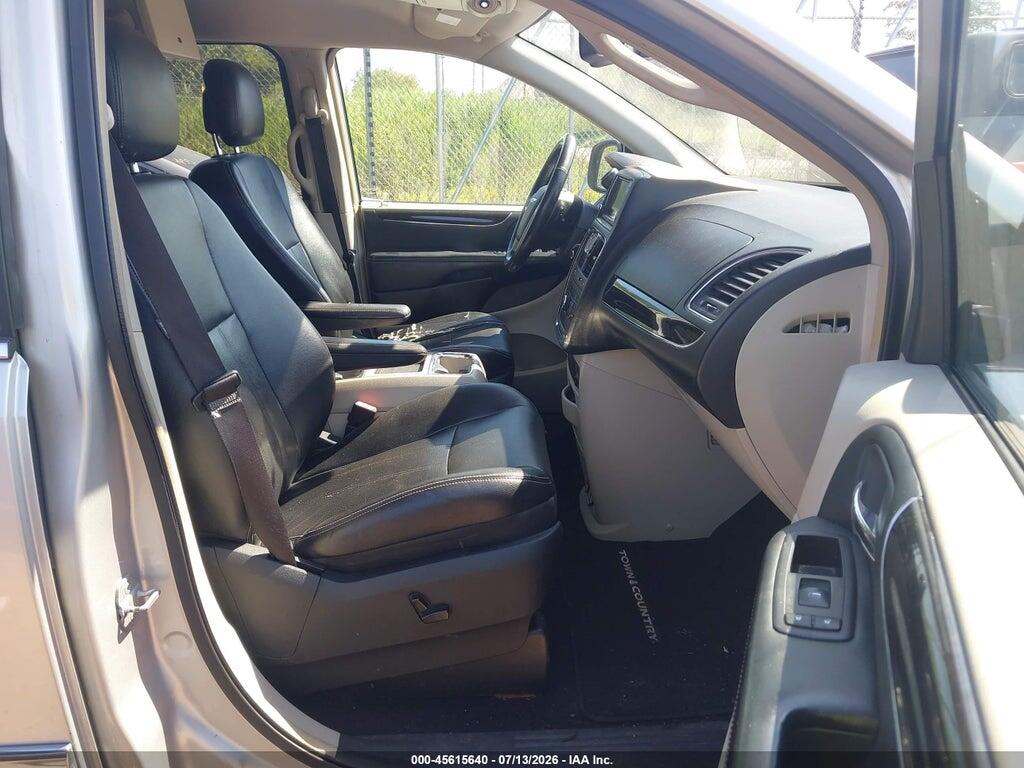2A4RR8DG6BR682131 2011 CHRYSLER TOWN & COUNTRY photo no. 5