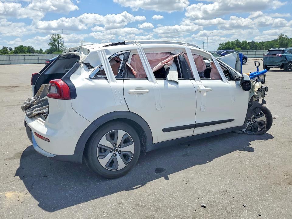 KNDCC3LC1J5110569 2018 KIA NIRO photo no. 3
