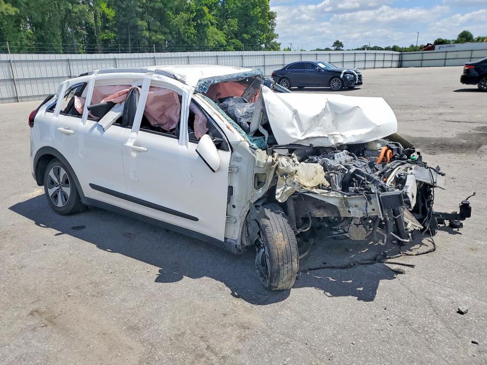 KNDCC3LC1J5110569 2018 KIA NIRO photo no. 4