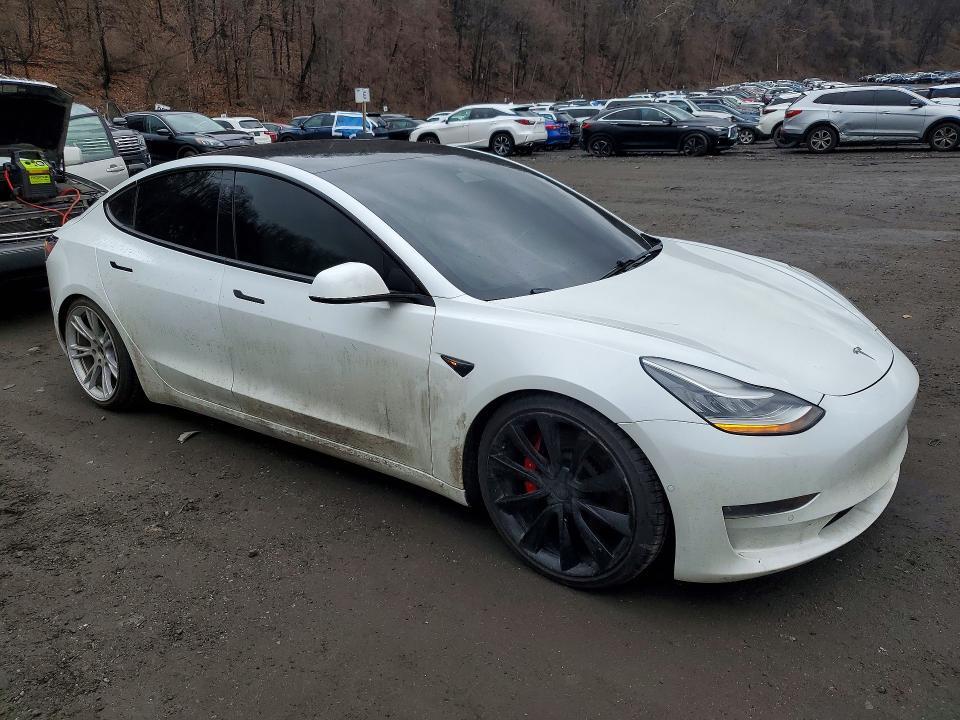 2020 TESLA MODEL 3 — Фото 4 из 12