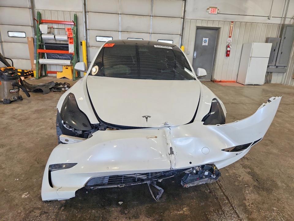 2020 TESLA MODEL 3 — Фото 5 из 12
