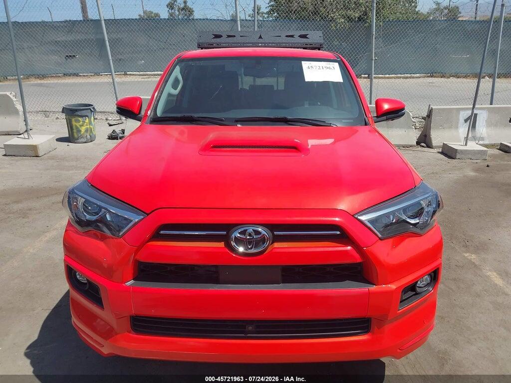 JTEAU5JR8R5305325 2024 TOYOTA 4RUNNER photo no. 12