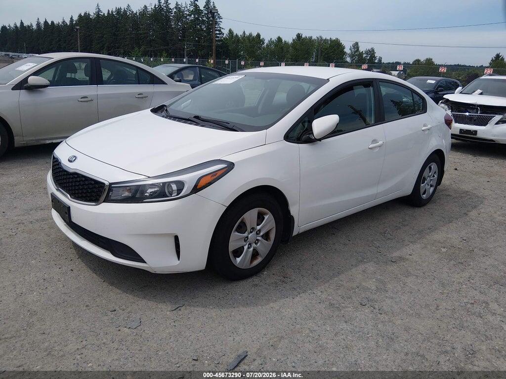 3KPFK4A71JE205472 2018 KIA FORTE photo no. 2