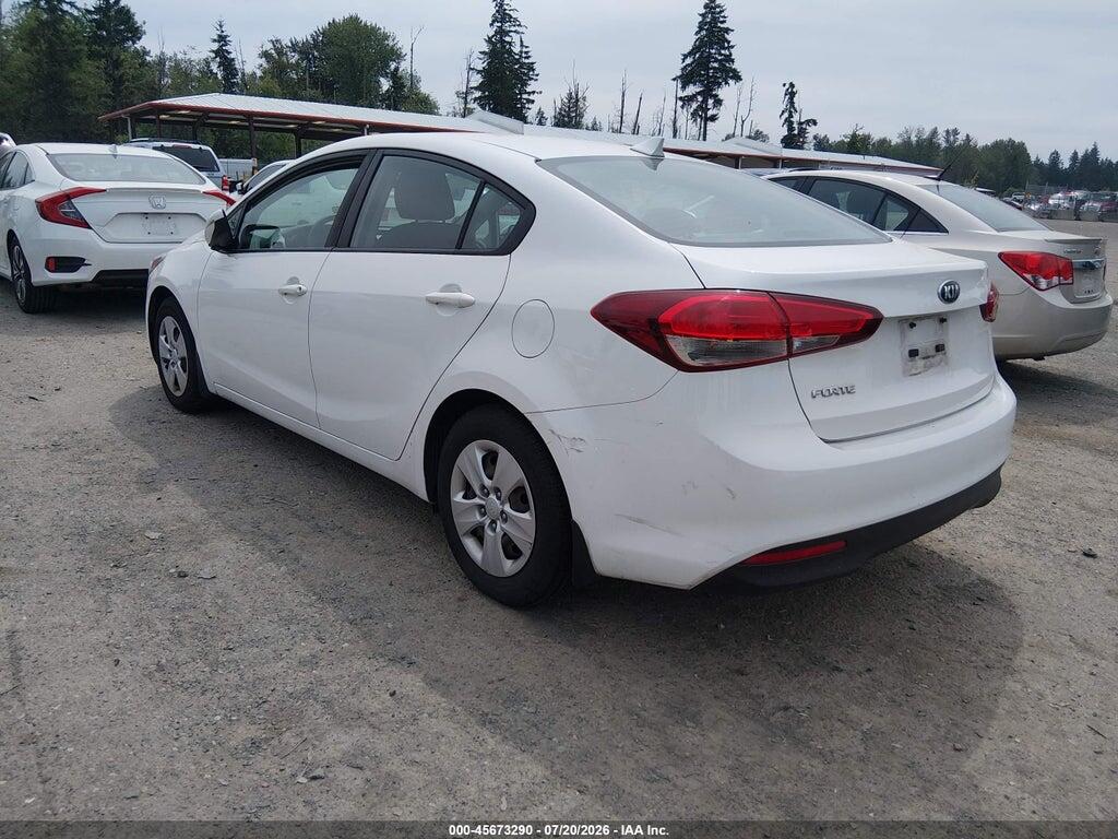 3KPFK4A71JE205472 2018 KIA FORTE photo no. 3
