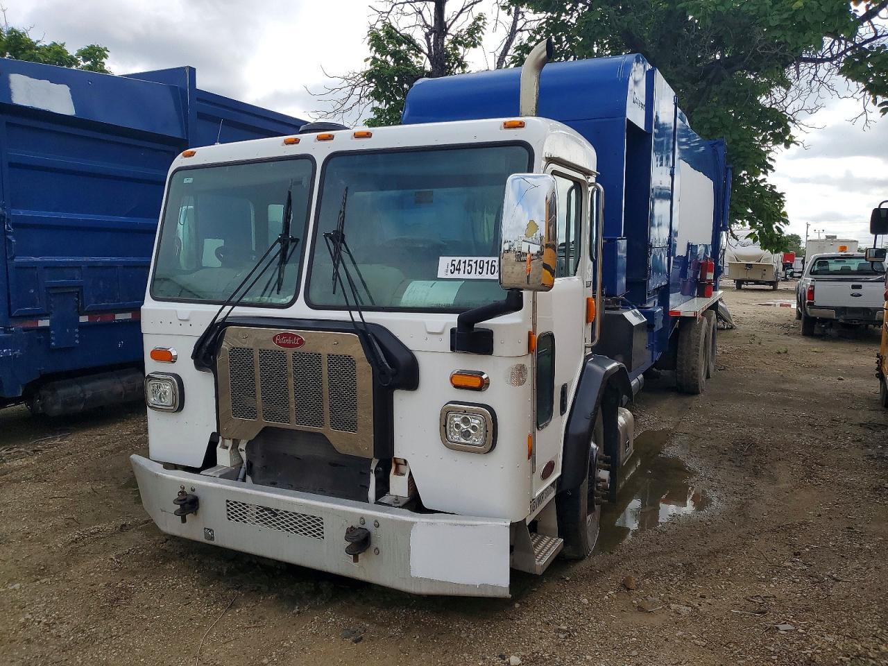 2019 PETERBILT 520 REFUSE TRUCK — Фото 2 из 10