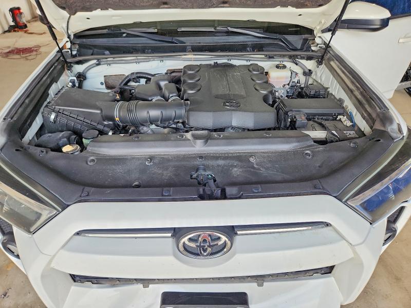 2020 TOYOTA 4RUNNER SR5 — Фото 12 из 13