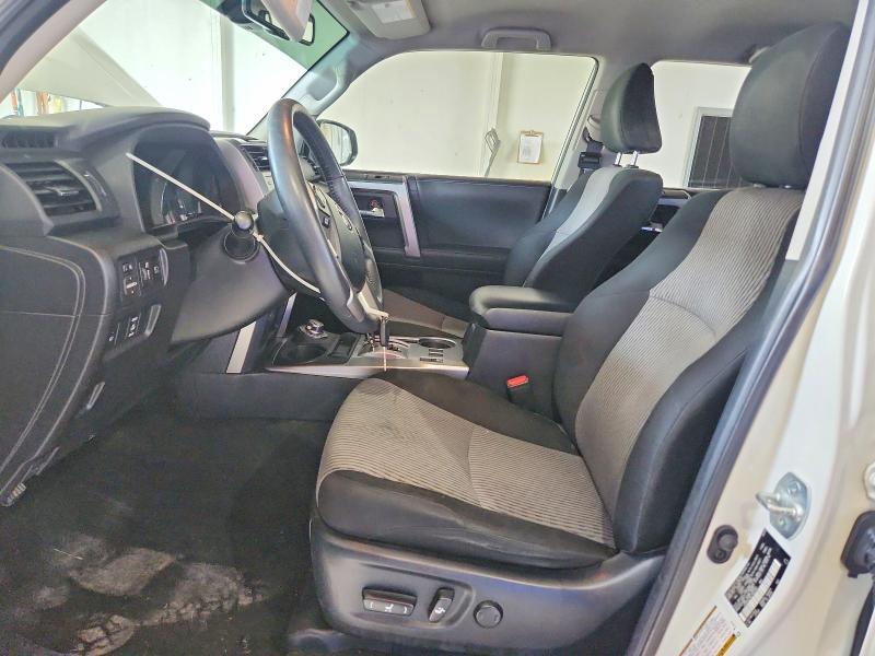 2020 TOYOTA 4RUNNER SR5 — Фото 7 из 13