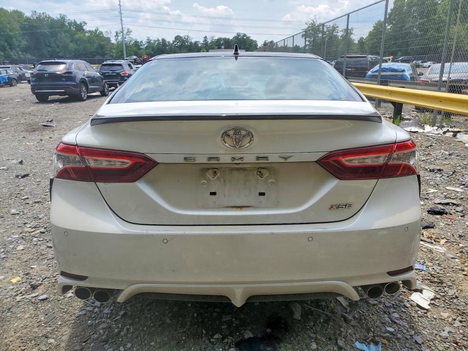 2020 TOYOTA CAMRY XSE V6 — Фото 6 из 12
