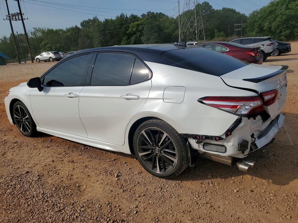 2020 TOYOTA CAMRY XSE — Фото 2 из 12