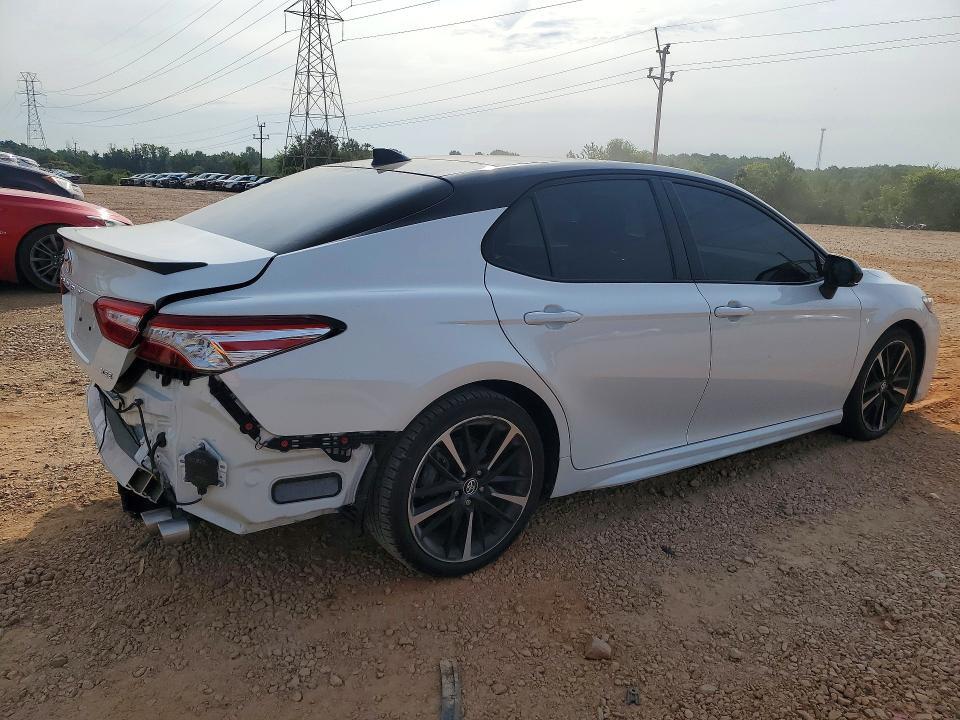 2020 TOYOTA CAMRY XSE — Фото 3 из 12