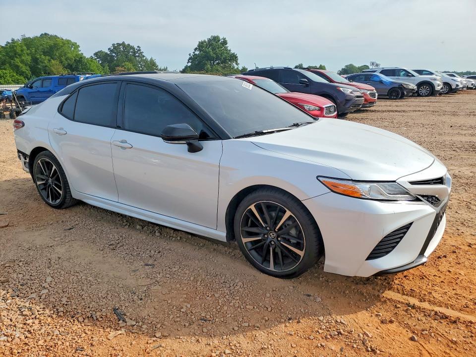2020 TOYOTA CAMRY XSE — Фото 4 из 12