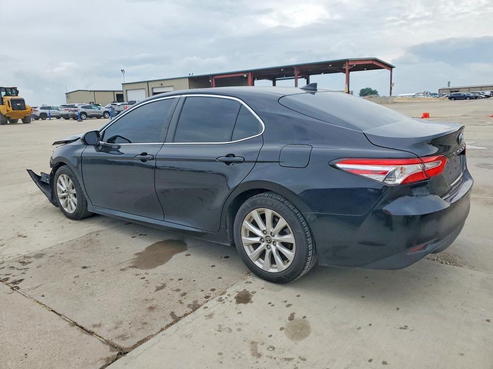 2020 TOYOTA CAMRY LE — Фото 2 из 12