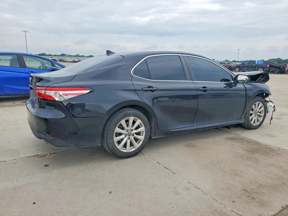 2020 TOYOTA CAMRY LE — Фото 3 из 12