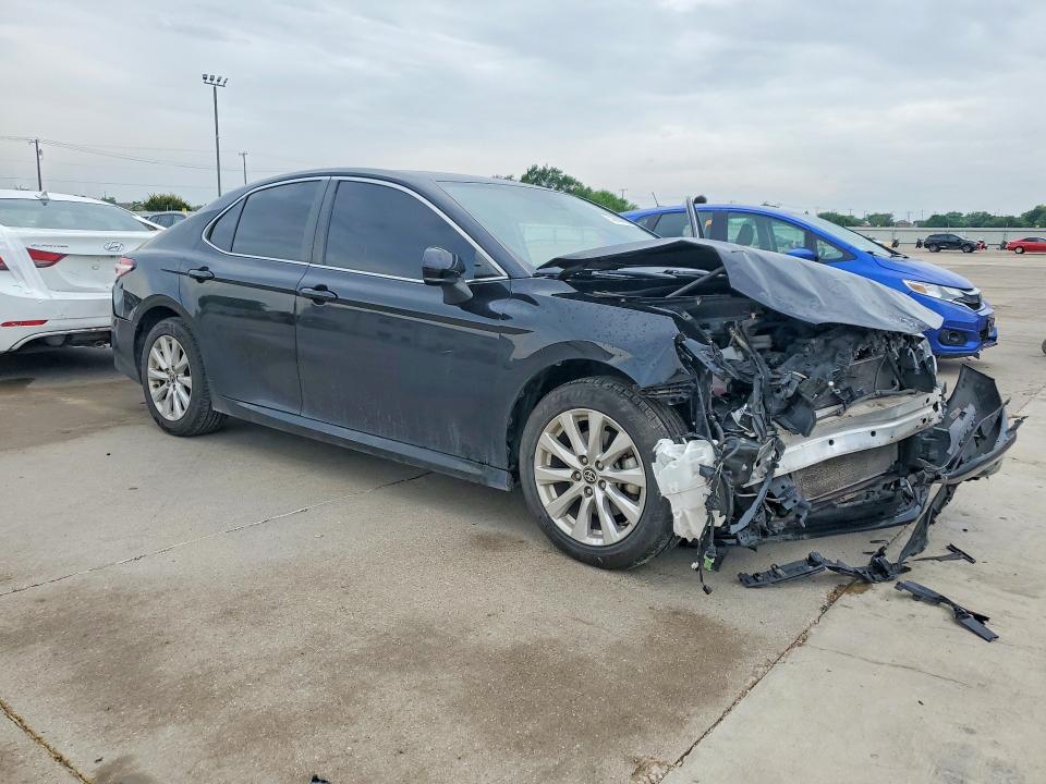 2020 TOYOTA CAMRY LE — Фото 4 из 12